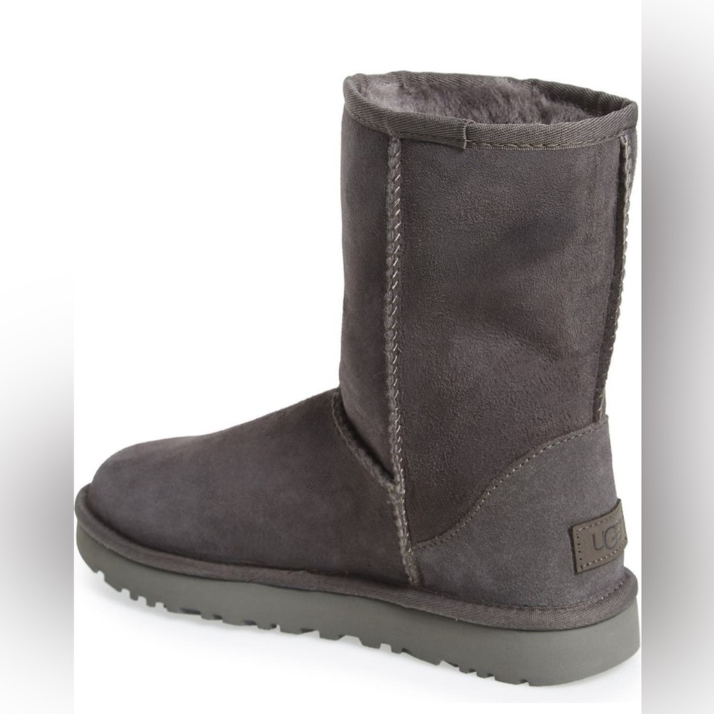 Ugg classic short ll boot